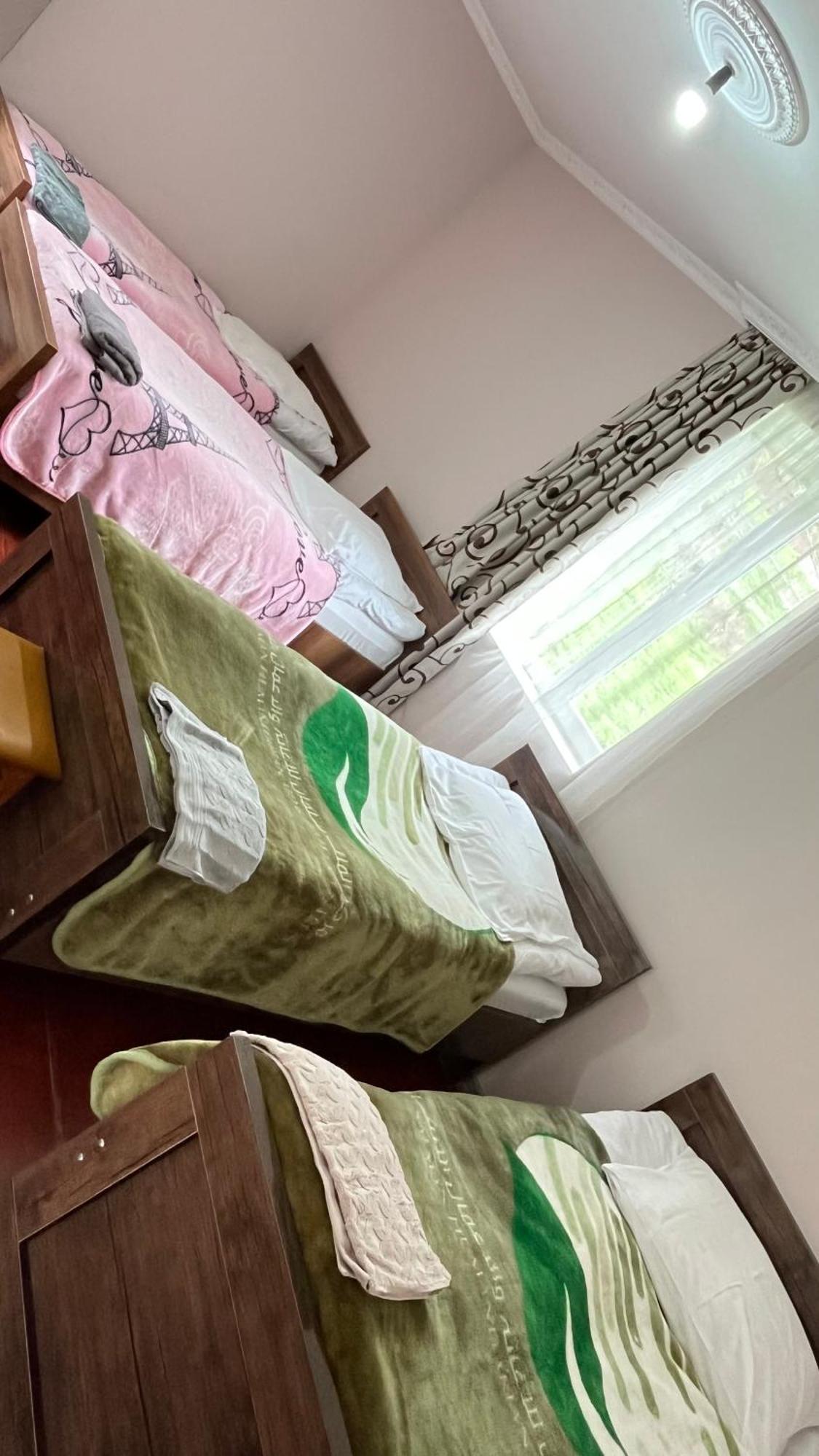Ciuri'S Guesthouse Zhabeshi ภายนอก รูปภาพ