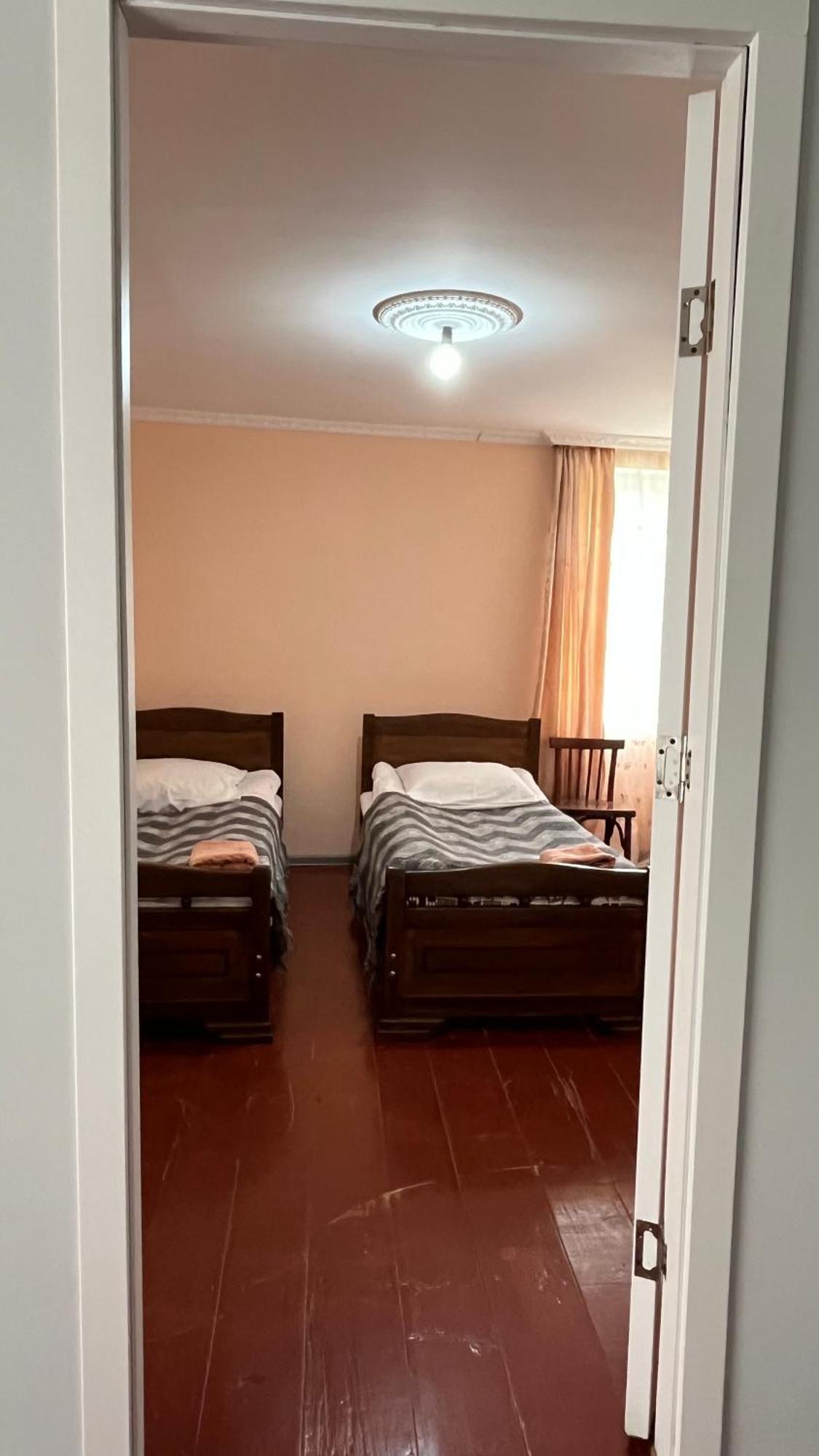 Ciuri'S Guesthouse Zhabeshi ภายนอก รูปภาพ